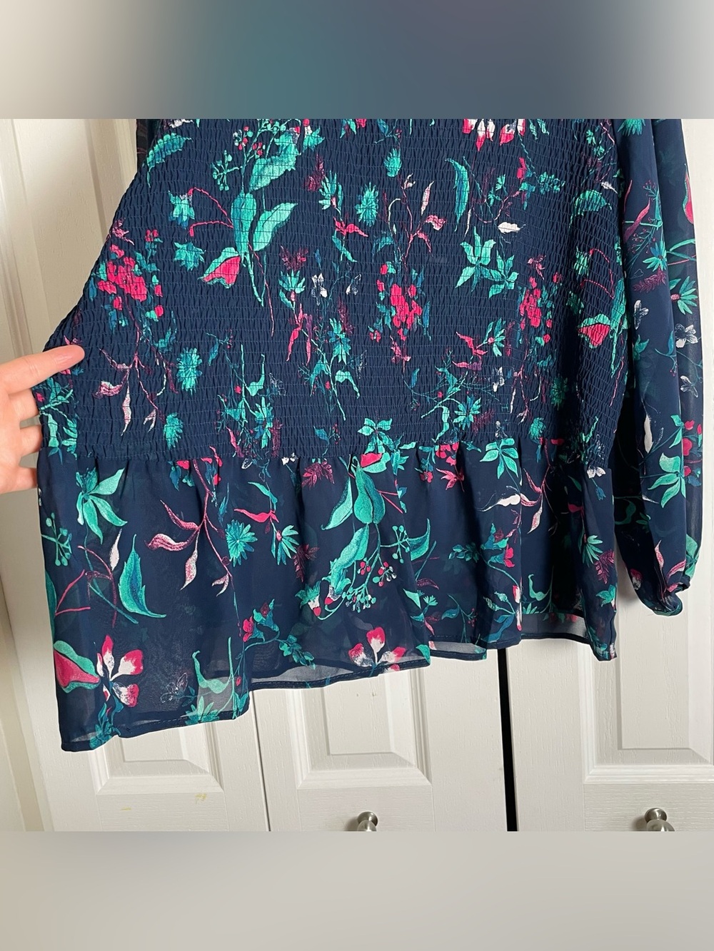 NWOT Terra & Sky Smocked Woven Top Blouse Women's 1X Blue Floral Sheer Relaxed - Picture 4 of 11